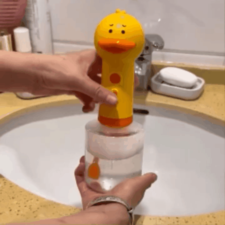 Duck-Shaped Automatic Pet Foam Sprayer